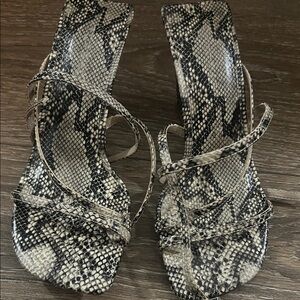 Stylish Snake Print Women's Heels